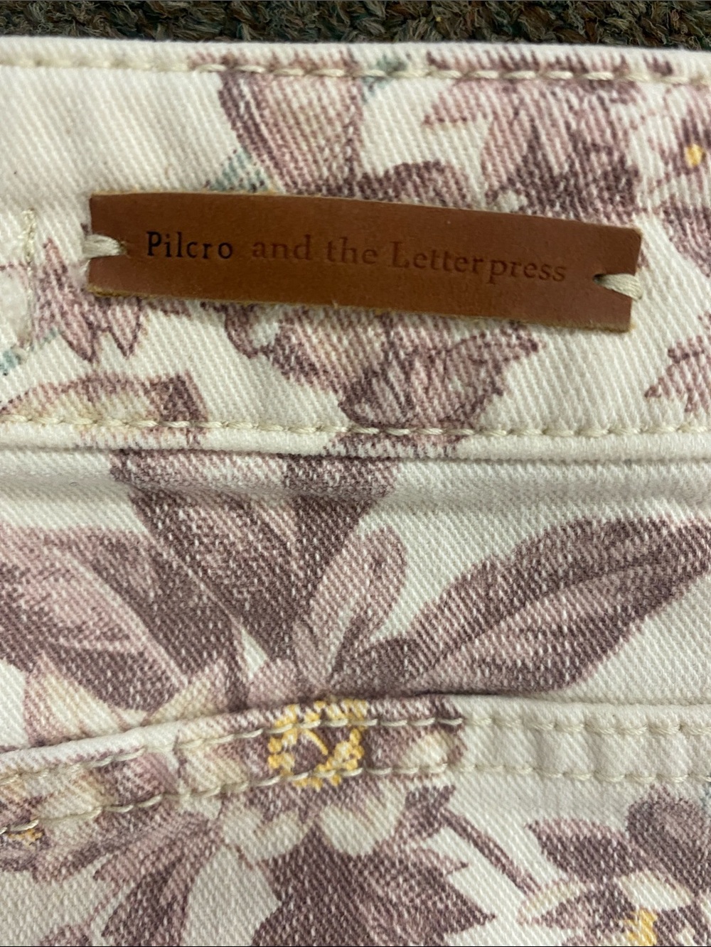 Pilcro Floral-Print Jeans in Dusty Rose & Cream - Picture 9 of 11